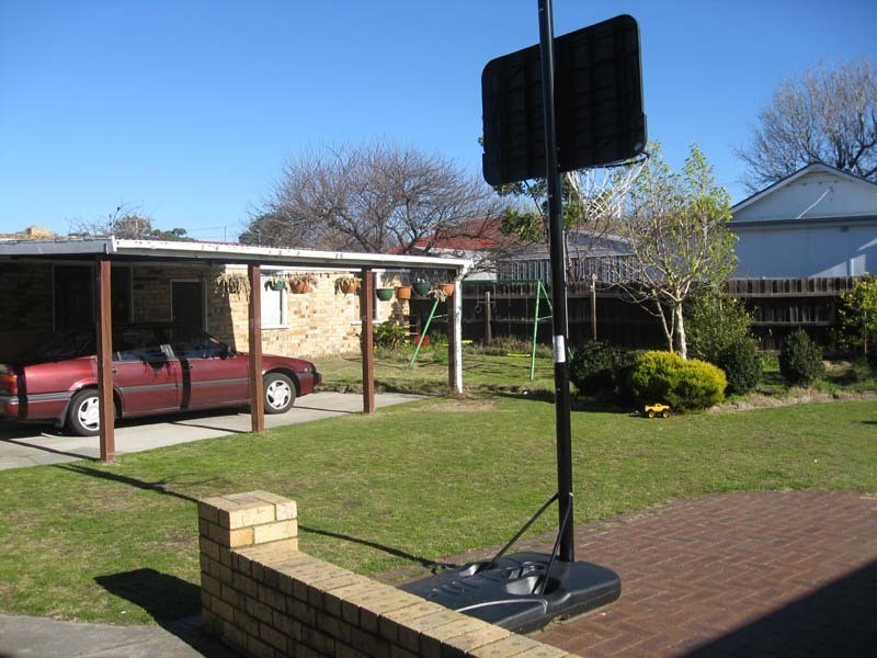 4 Larry Court, Noble Park VIC 3174