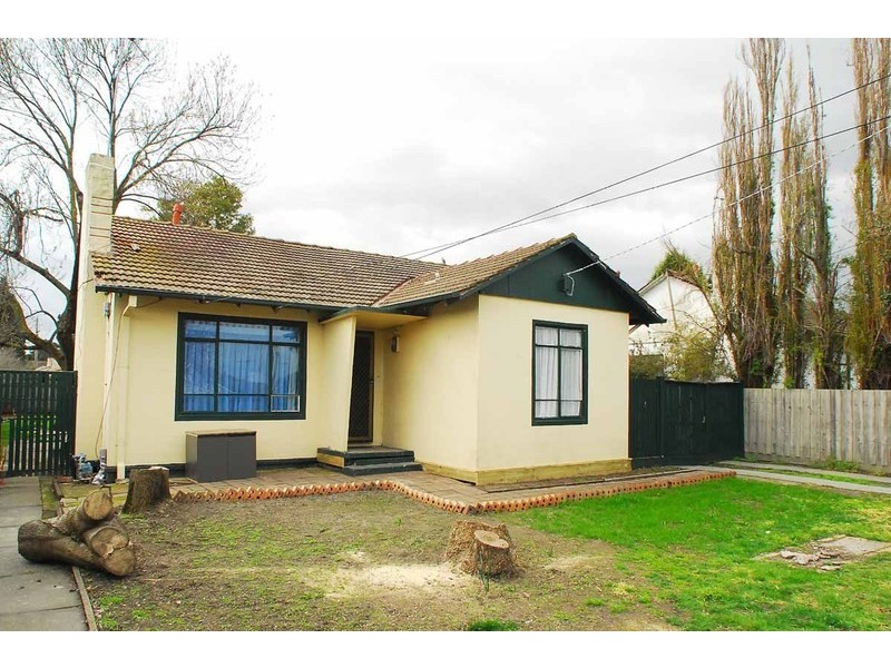 7 Oak Avenue, Doveton VIC 3177