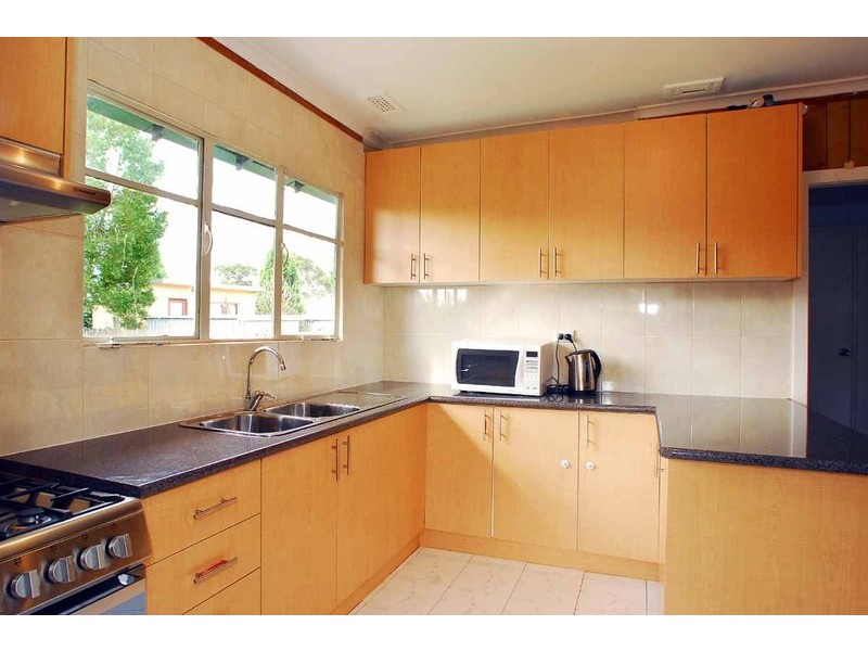 7 Oak Avenue, Doveton VIC 3177