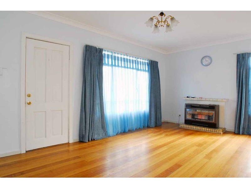 7 Oak Avenue, Doveton VIC 3177