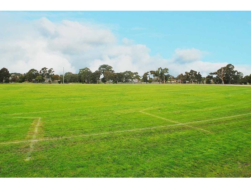 7 Oak Avenue, Doveton VIC 3177