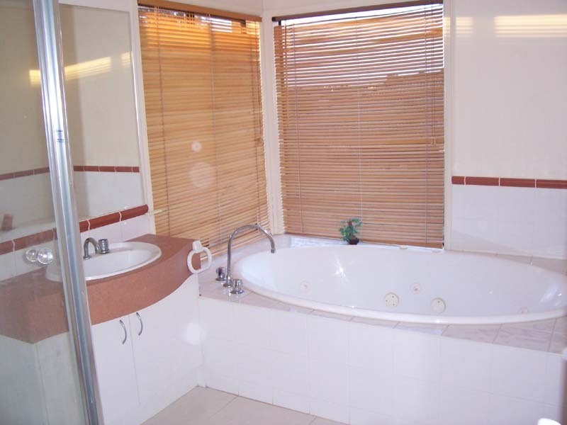 2 Teesdale Court, Narre Warren South VIC 3805