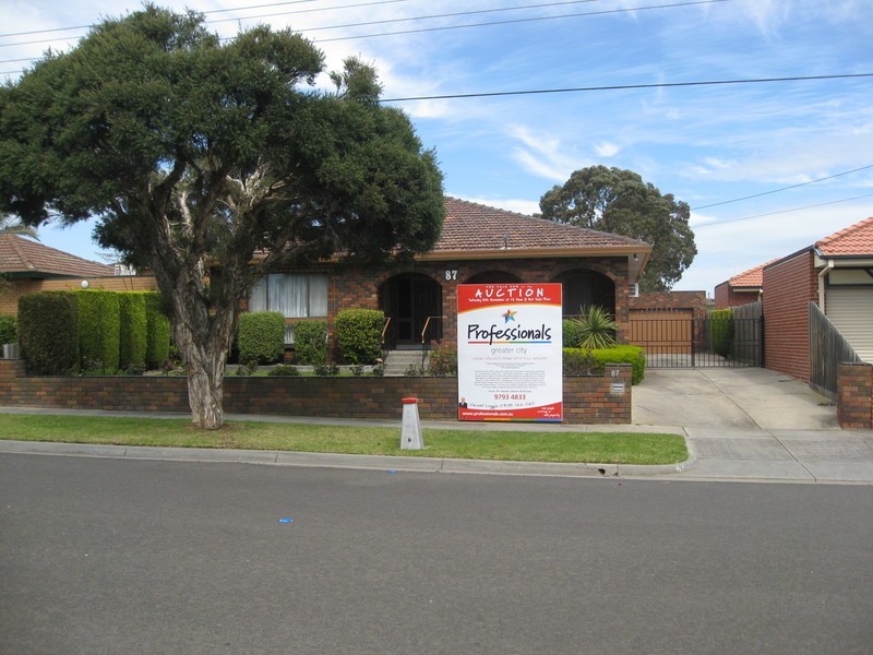 87 Neasham Drive, Dandenong North VIC 3175