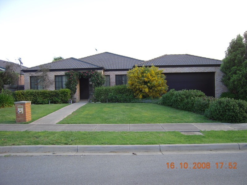 14 Berwick-cranbourne Road, Cranbourne VIC 3977