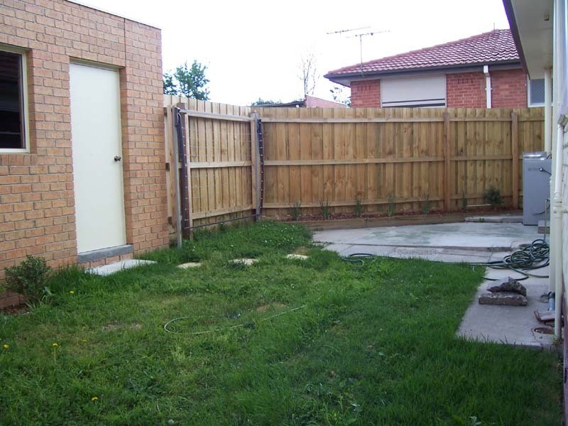 1/12 Burrows Avenue, Dandenong VIC 3175