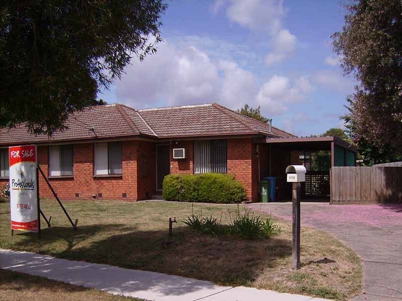 1/15 Edinborough Street, Hallam VIC 3803