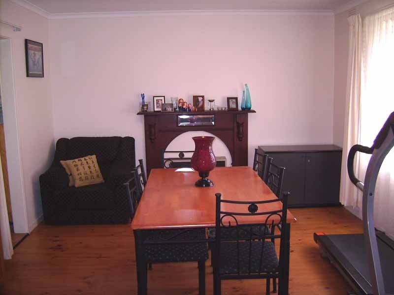 1/15 Edinborough Street, Hallam VIC 3803