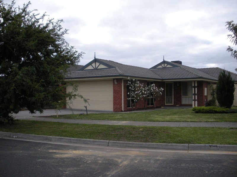 49 Edgbaston Circuit, Berwick VIC 3806