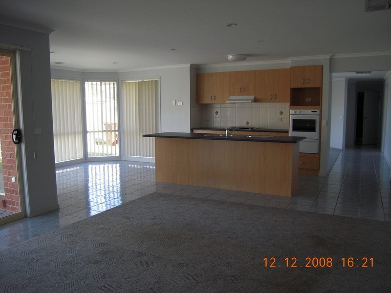 49 Edgbaston Circuit, Berwick VIC 3806