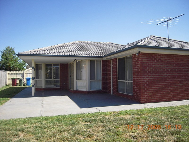 49 Edgbaston Circuit, Berwick VIC 3806