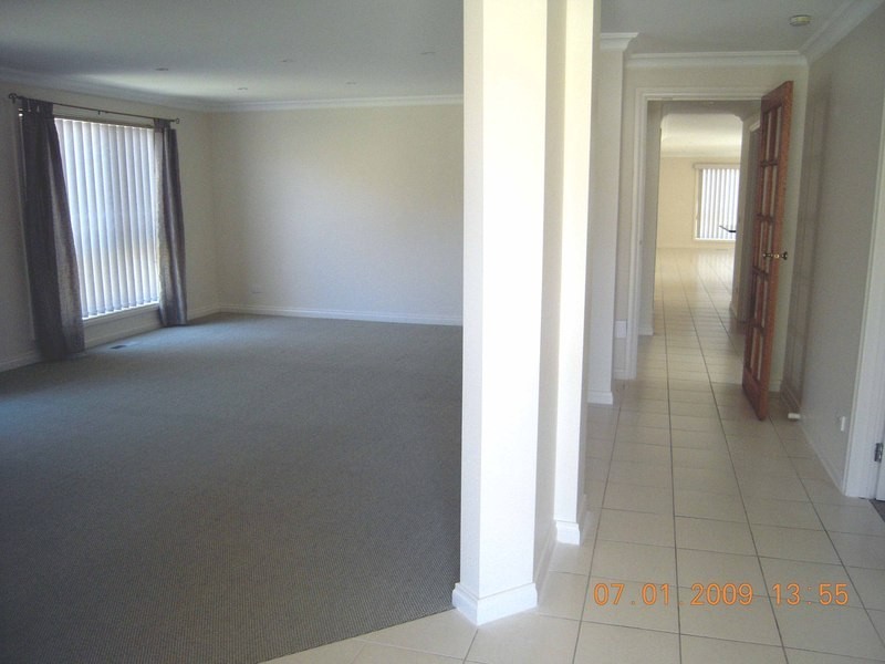 26 St. Bernard Street, Lynbrook VIC 3975