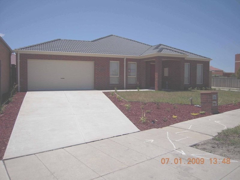 144 Paterson Drive, Lynbrook VIC 3975