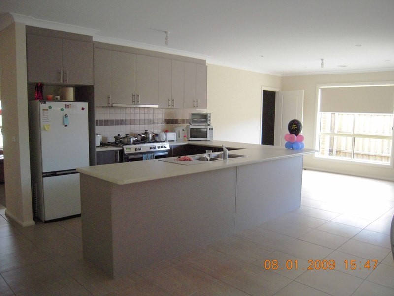 144 Paterson Drive, Lynbrook VIC 3975