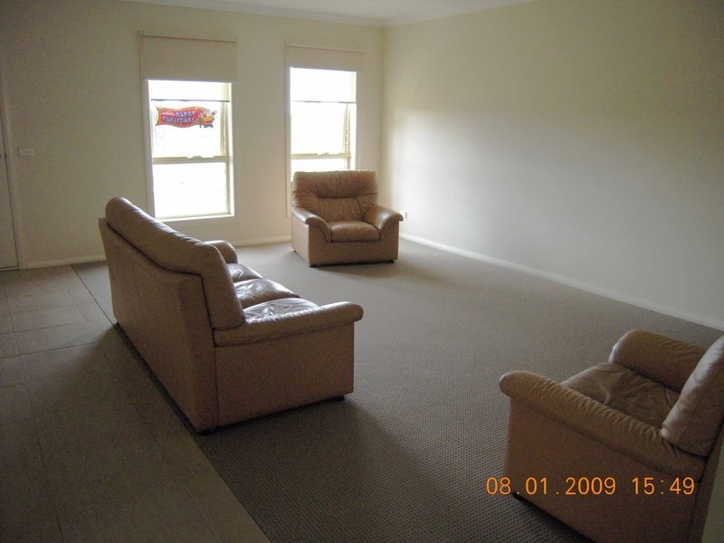 144 Paterson Drive, Lynbrook VIC 3975