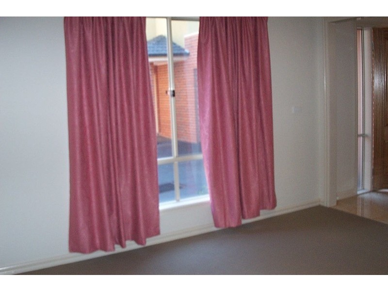 2/20 Napier Street, Dandenong VIC 3175
