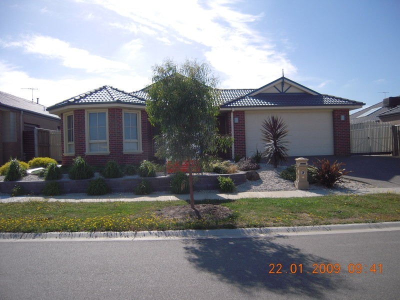 18 Atkinson Drive, Berwick VIC 3806