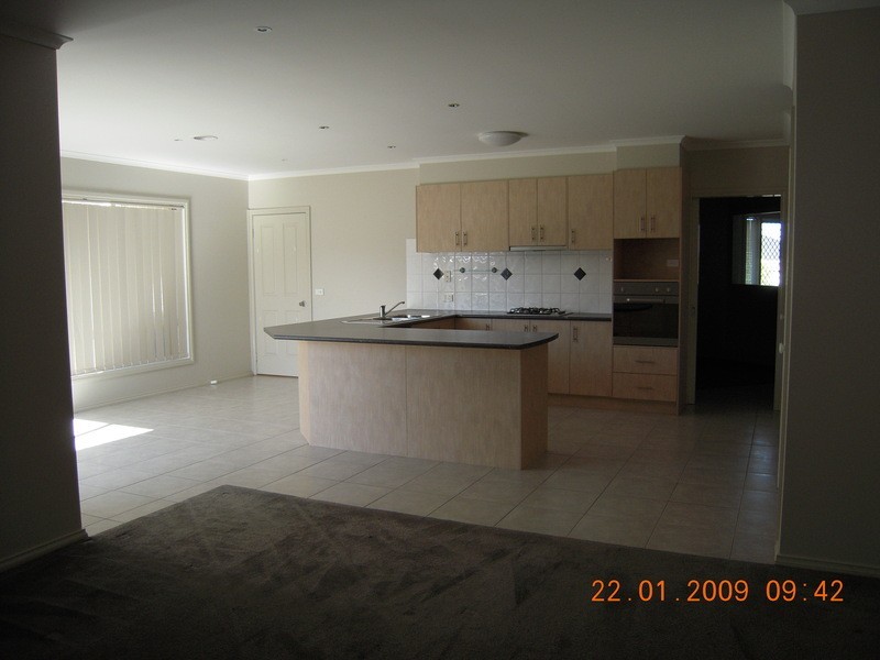 18 Atkinson Drive, Berwick VIC 3806