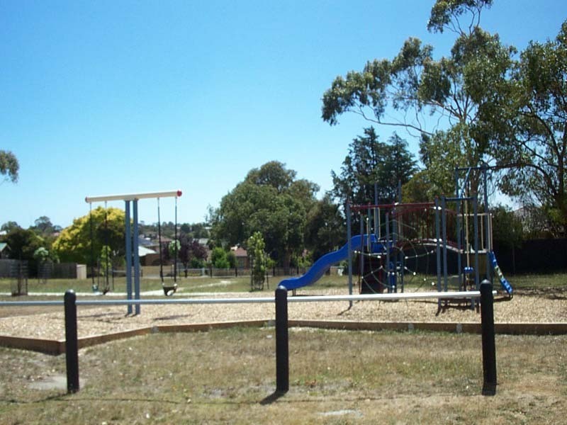 6 Scott Close, Hallam VIC 3803