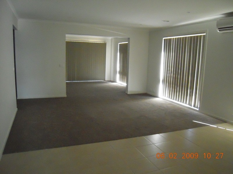 5 Tangelo Terrace, Pakenham VIC 3810