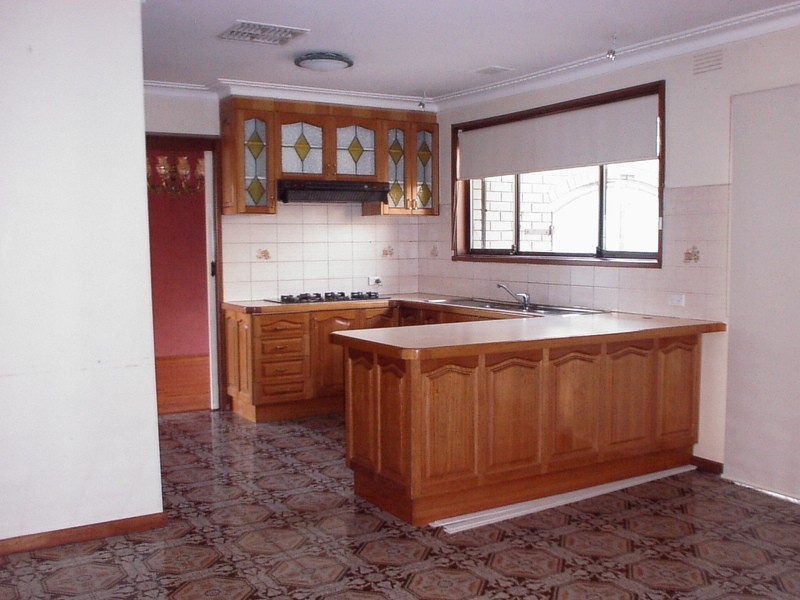 5 Essex Park Drive, Endeavour Hills VIC 3802