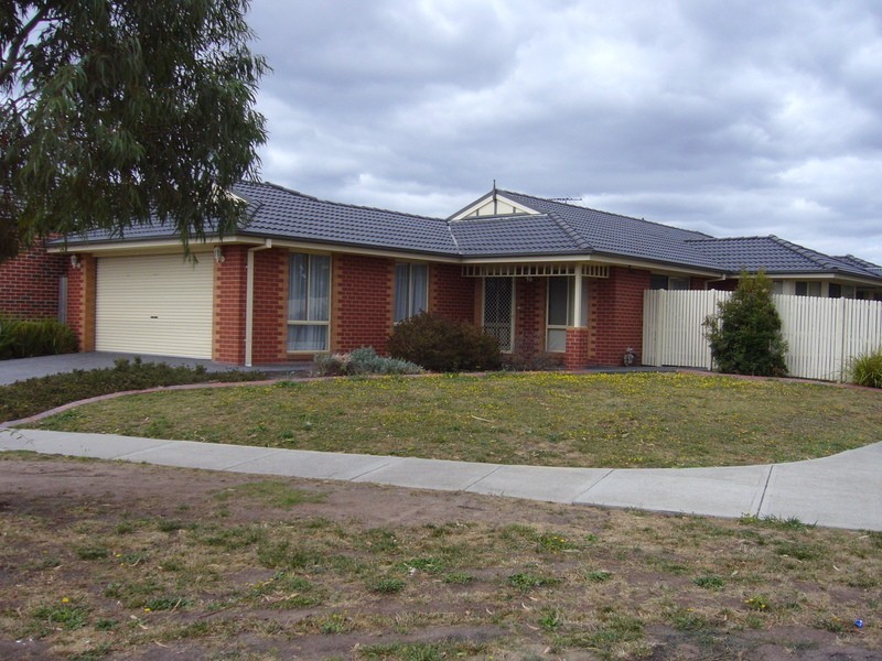 52 Marsh Grove, Berwick VIC 3806
