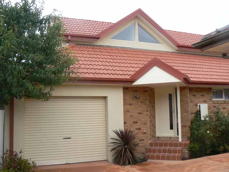 2/4 Lockington Crescent, Dandenong VIC 3175