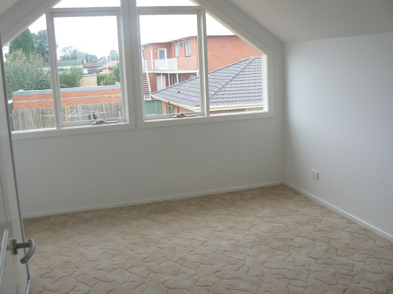 2/4 Lockington Crescent, Dandenong VIC 3175