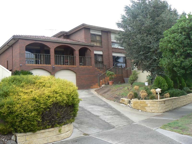 22 Monkhouse Drive, Endeavour Hills VIC 3802