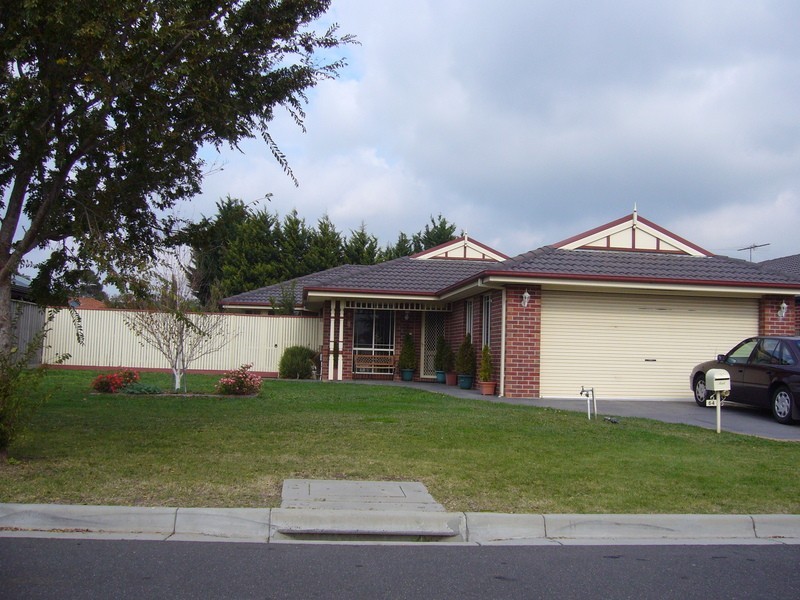 64 Edgebaston Circuit, Berwick VIC 3806