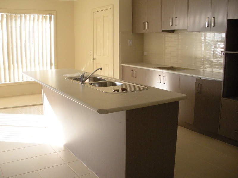 3 Luscombe Court, Berwick VIC 3806