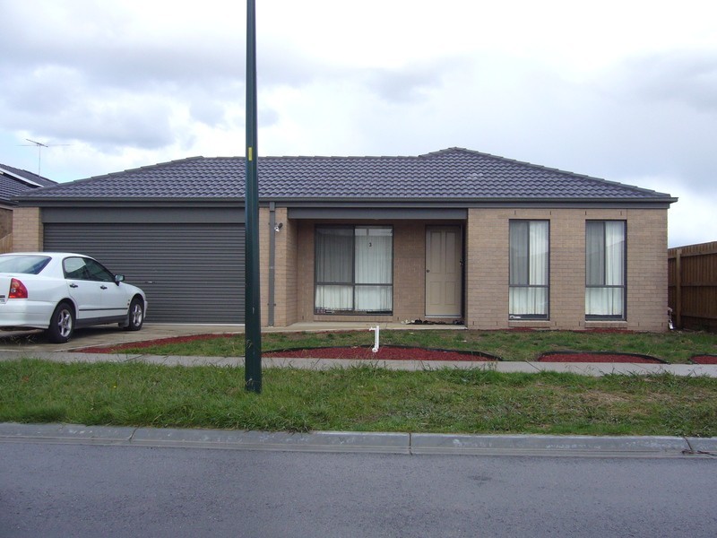 3 Baltic Way, Cranbourne West VIC 3977