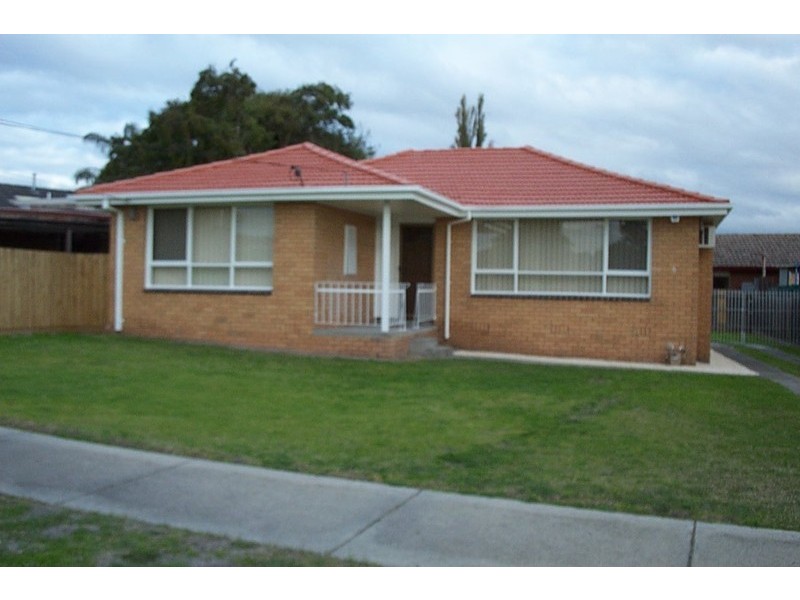 8 Burraneer Drive, Keysborough VIC 3173