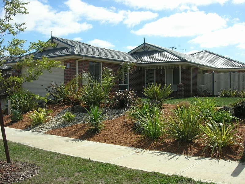 32 Meadowlands Way, Berwick VIC 3806