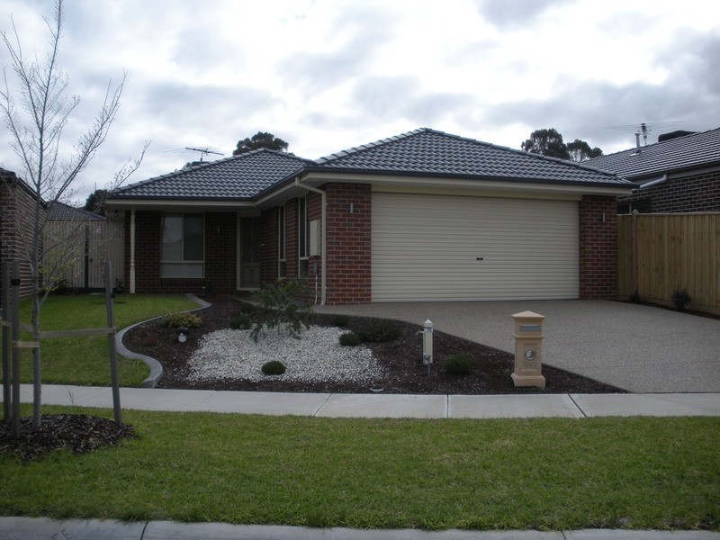 76 Tipperary Circuit, Pakenham VIC 3810