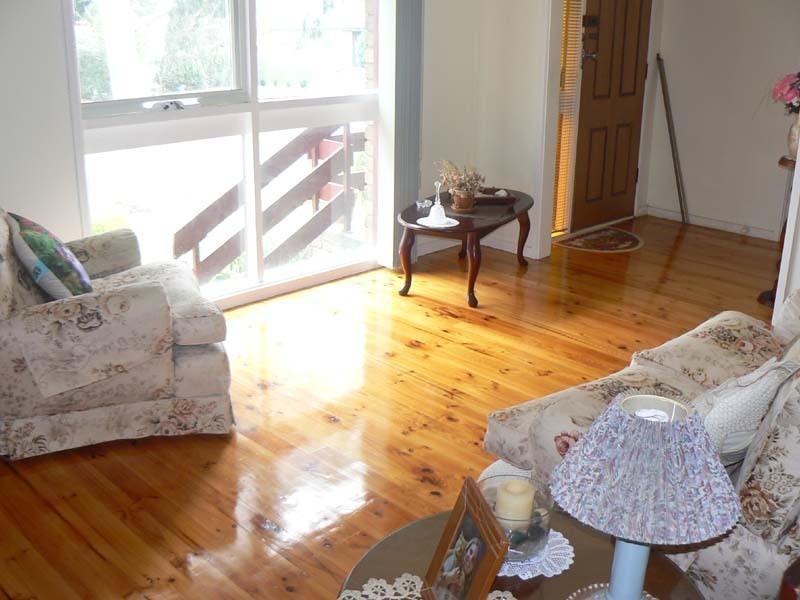 19 Joseph Banks Crescent, Endeavour Hills VIC 3802