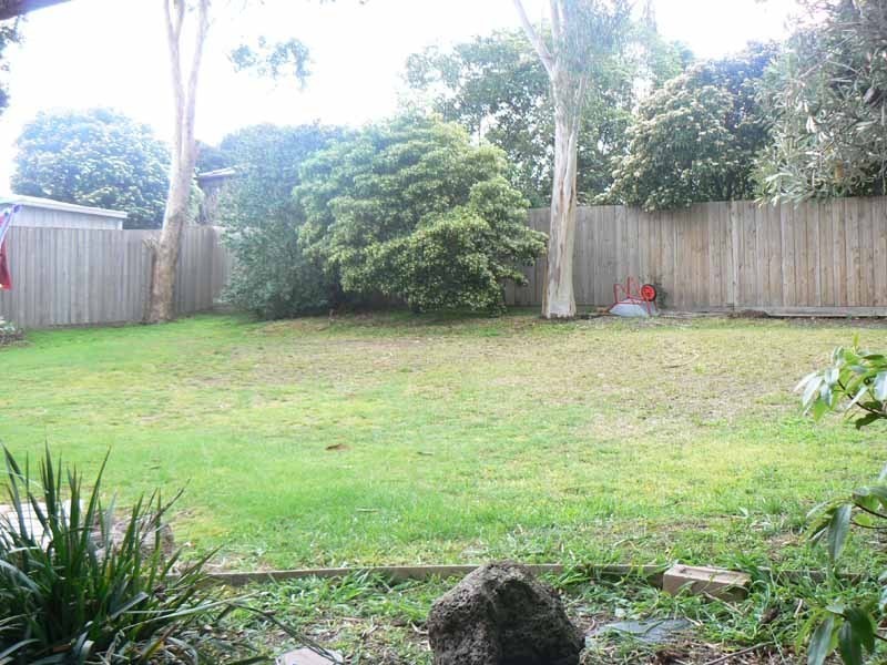 19 Joseph Banks Crescent, Endeavour Hills VIC 3802