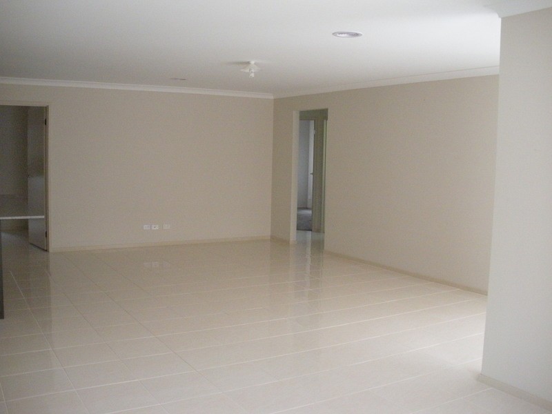 7 Devaney Avenue, Lynbrook VIC 3975
