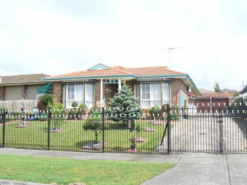 7 Weeden Crescent, Hallam VIC 3803