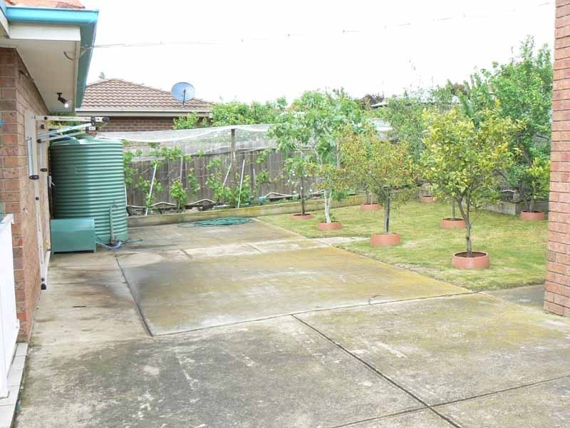 7 Weeden Crescent, Hallam VIC 3803