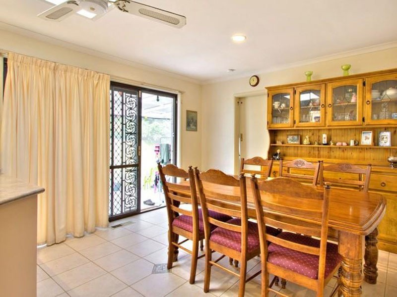 12 Rearden Close, Endeavour Hills VIC 3802