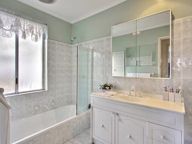 12 Rearden Close, Endeavour Hills VIC 3802