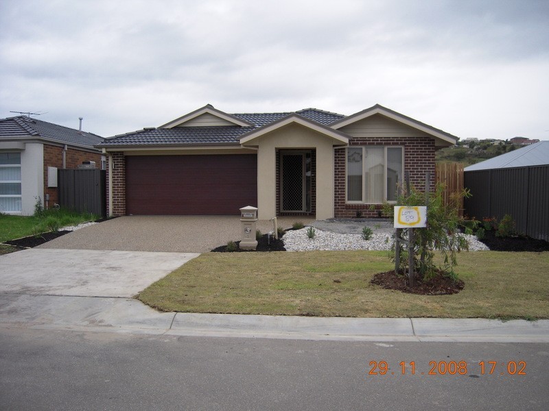 4 Burdekin Lane, Pakenham VIC 3810