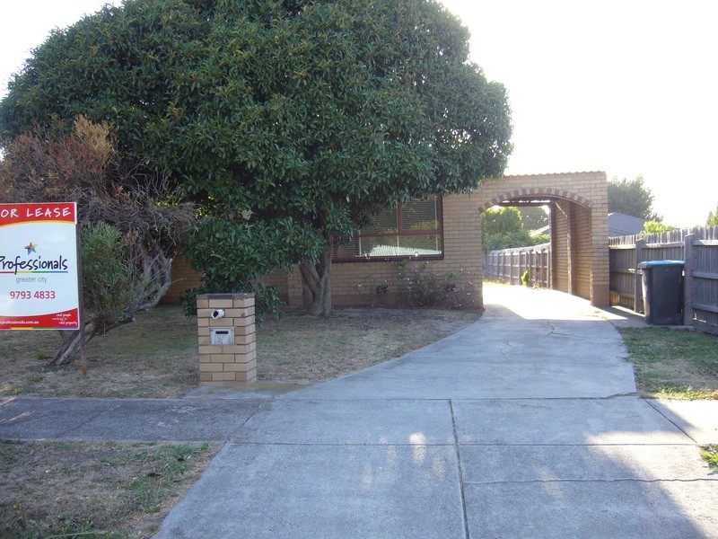 2/16 Carlisle Road, Hallam VIC 3803