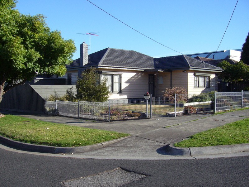 8 Sutherland Road, Dandenong VIC 3175