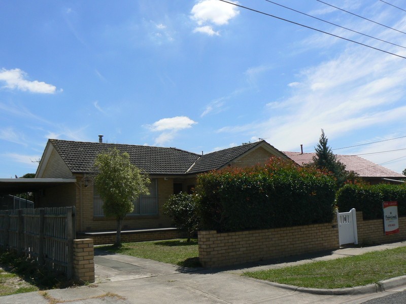 8 Fisher Crescent, Dandenong North VIC 3175