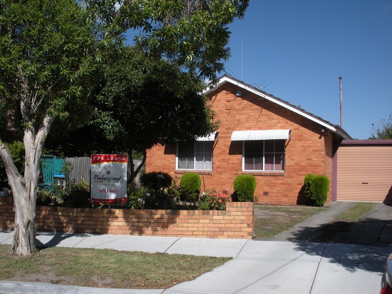 39 Kanooka Grove, Doveton VIC 3177
