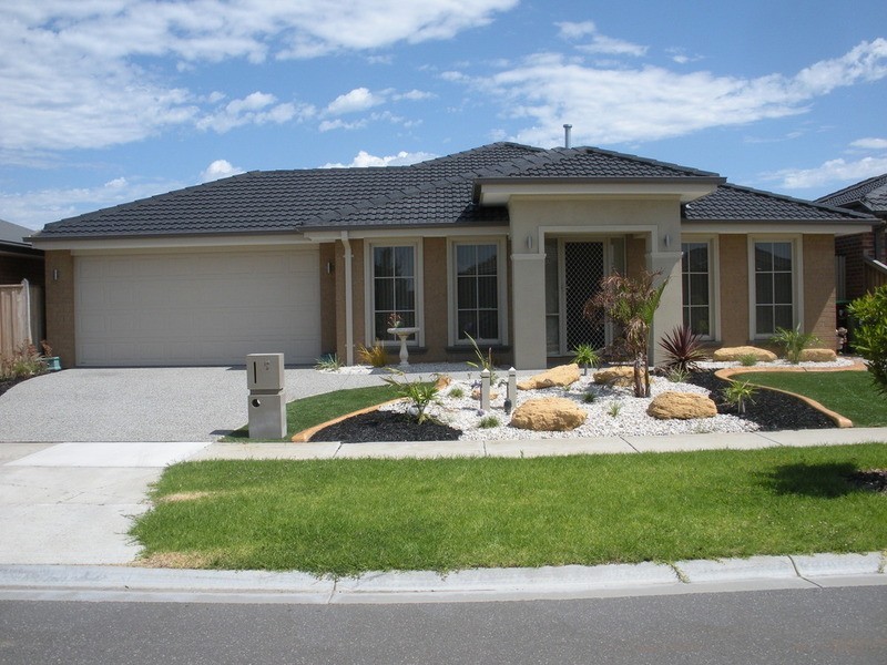 7 Rammer Way, Cranbourne East VIC 3977