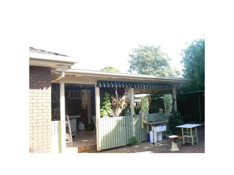 15 Joseph Banks Crescent, Endeavour Hills VIC 3802