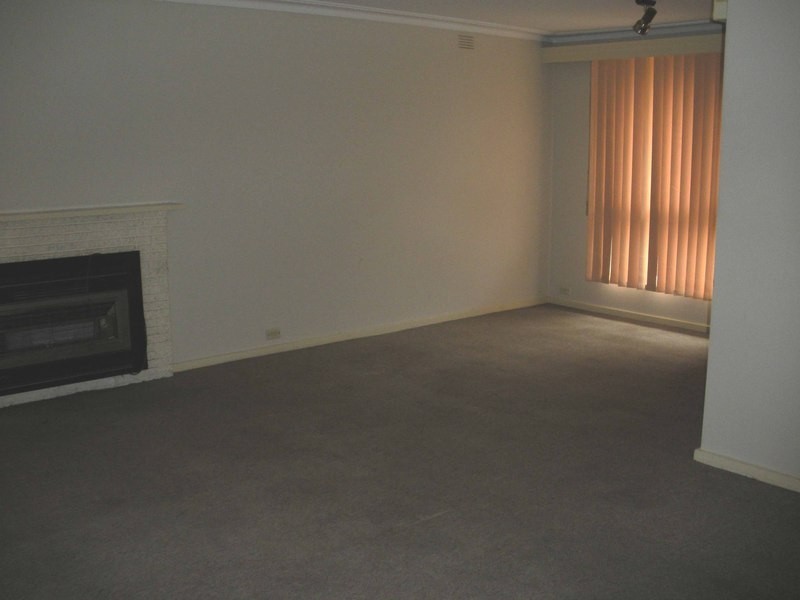 1/99 Princes Highway, Beaconsfield VIC 3807