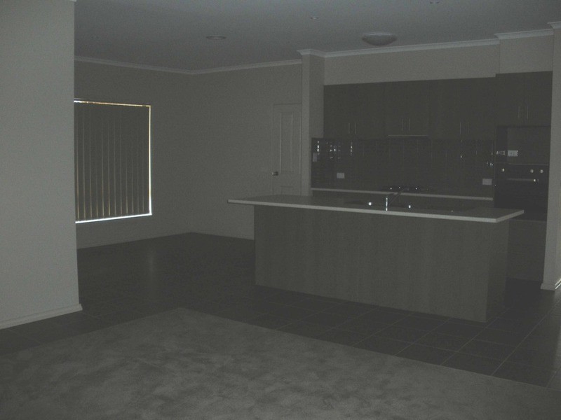 4 Grassland Crescent, Officer VIC 3809